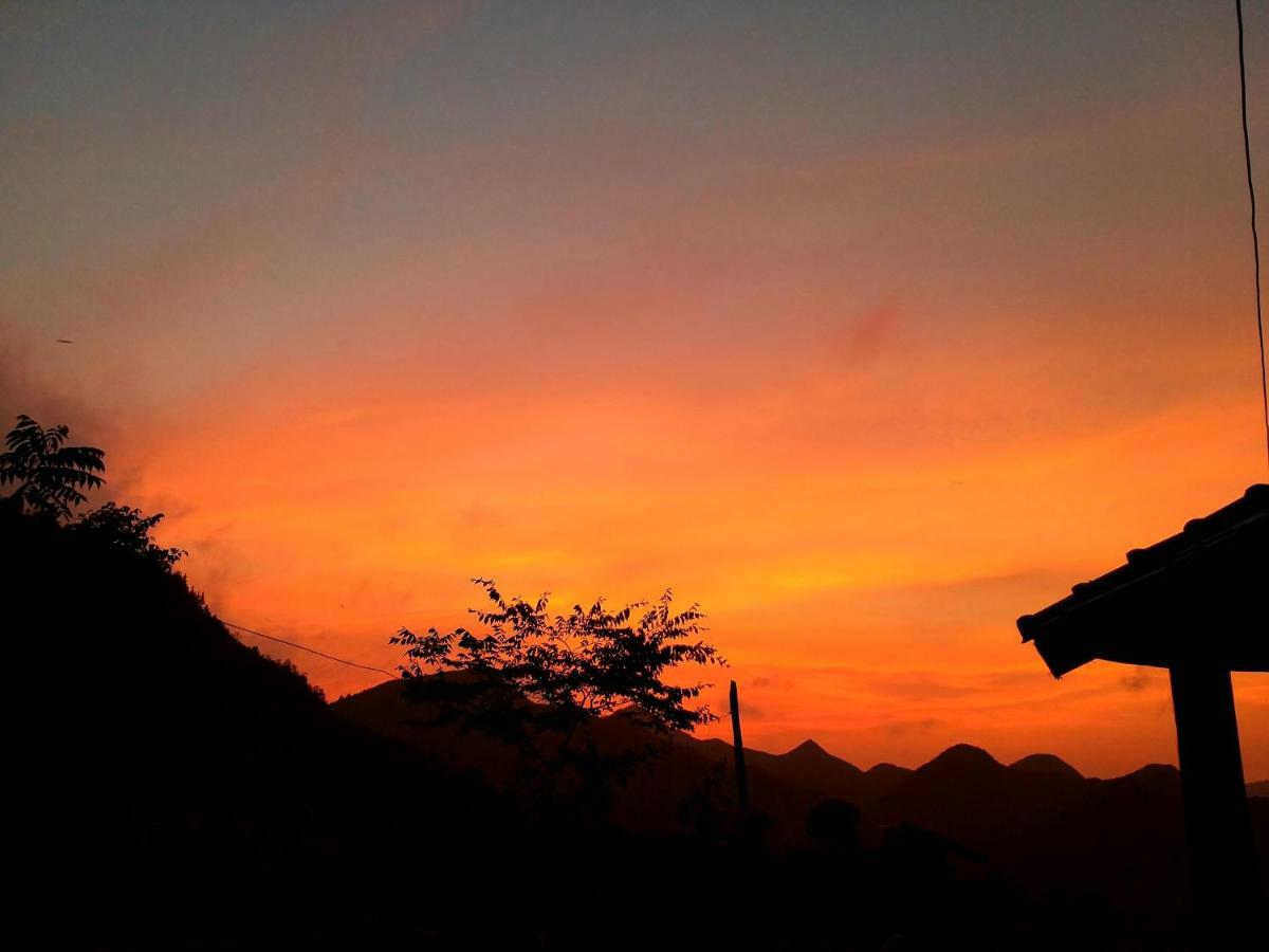 Long Co Tran - Homestay&Tea Ceremony Loung Co Buitenkant foto